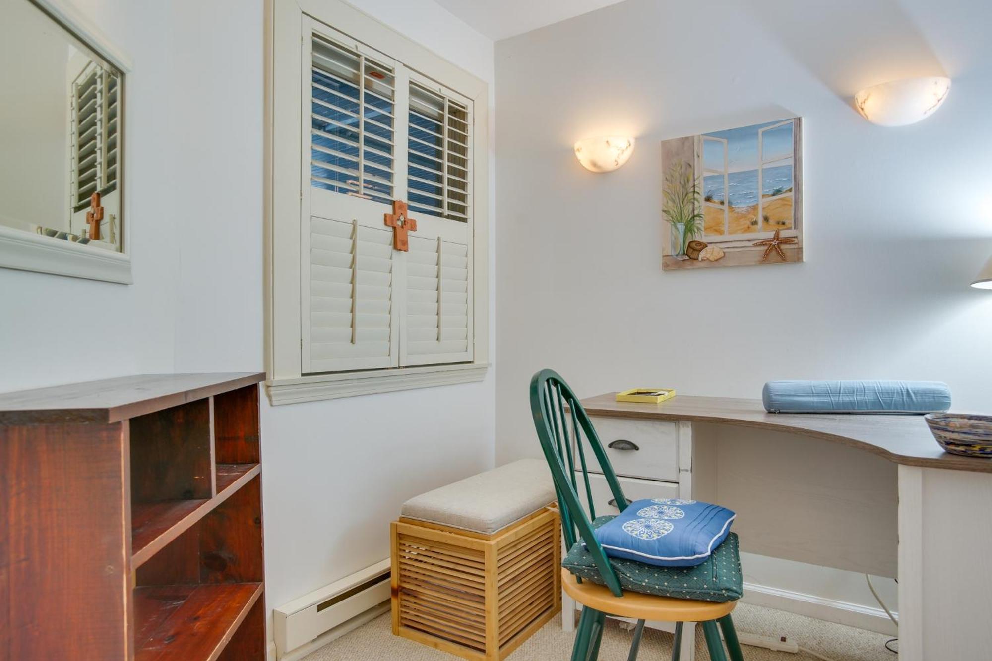 Breezy Oak Bluffs Condo - Steps To Inkwell Beach! Luaran gambar