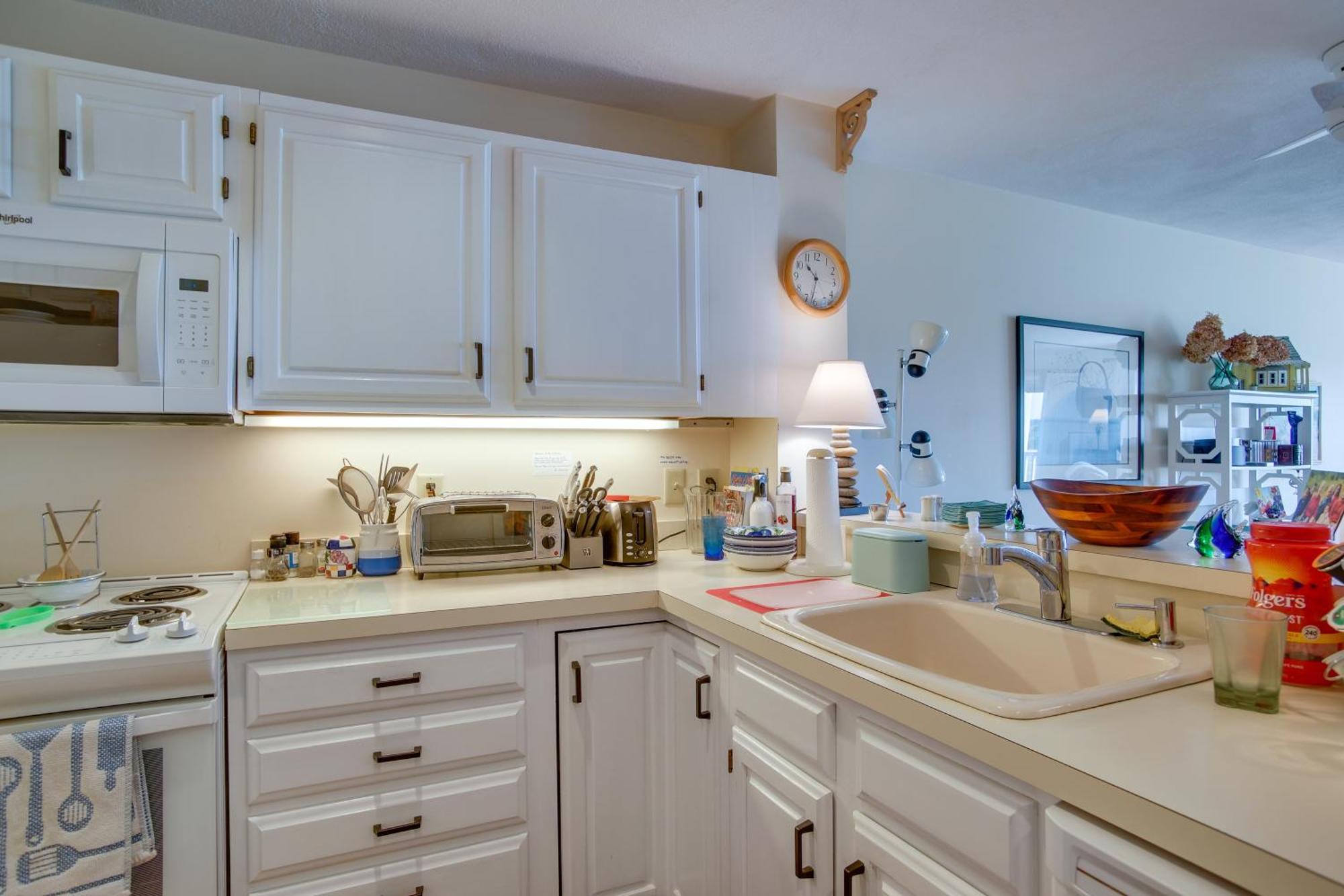 Breezy Oak Bluffs Condo - Steps To Inkwell Beach! Luaran gambar