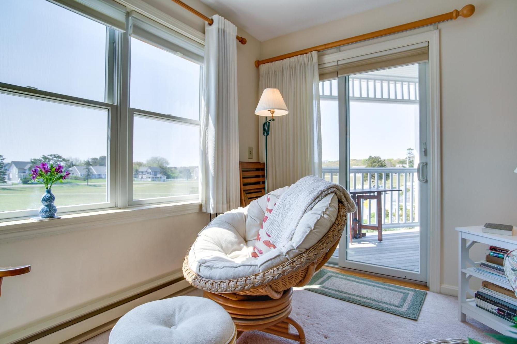 Breezy Oak Bluffs Condo - Steps To Inkwell Beach! Luaran gambar